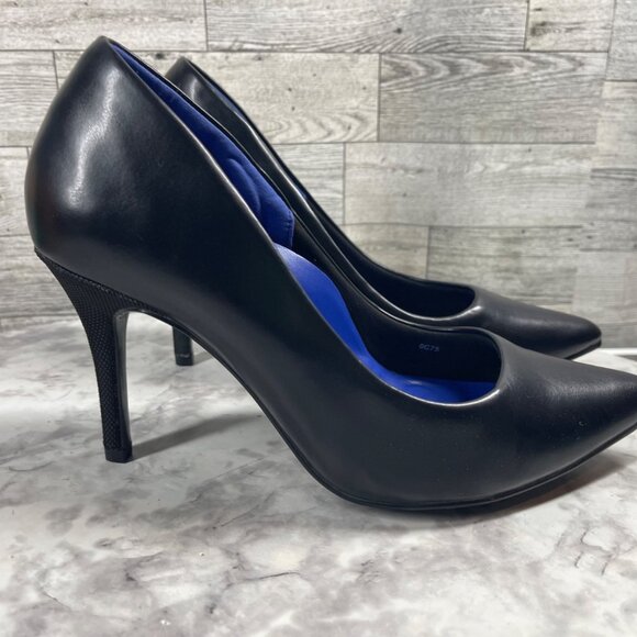 Antonia Saint New York Heels Women 7.5 Shoes Black Leather Pointed Cushion Pumps - Picture 3 of 16